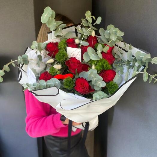 Kırmızı Gul ve Okaliptuslu Özel Mono Buket