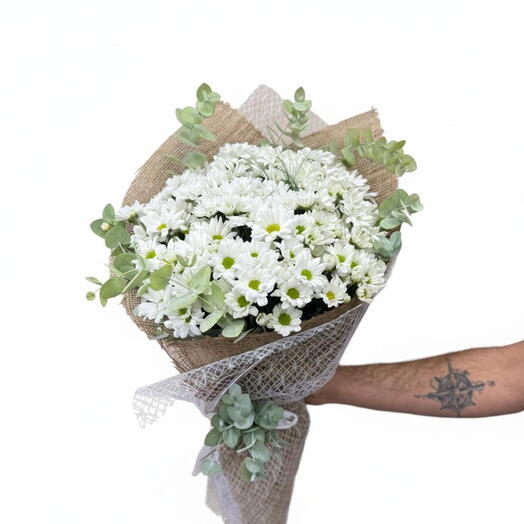 Abaka Ambalajlı Beyaz Papatya Buketi – Doğal ve Zarif Tasarım