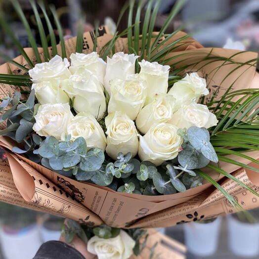 Bouquet of white roses