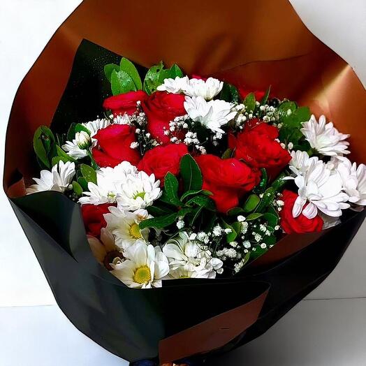 Aşkın Zarafeti – Kırmızı Gul ve Beyaz Papatya Buketi