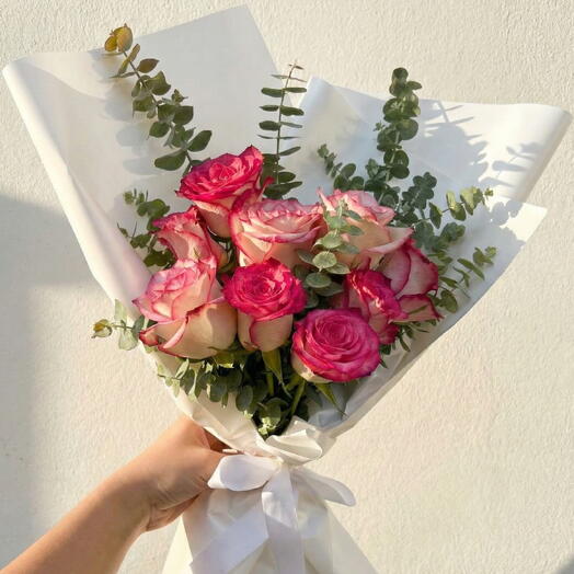 Pure Live Bouquet - Элегантный букет с розовыми и тёмно-розовыми розами