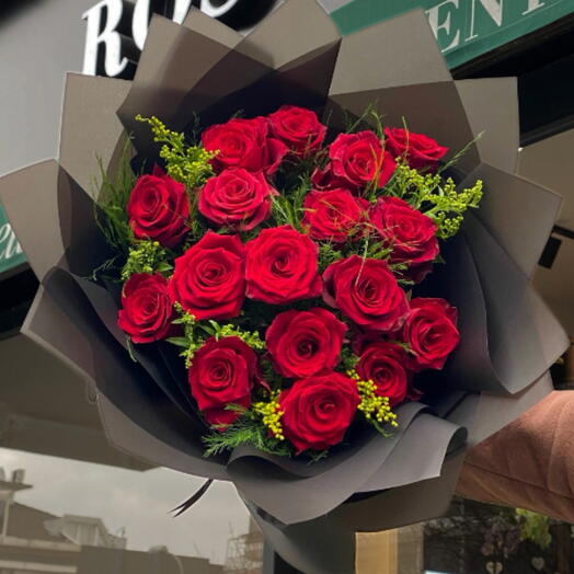 🌹 17 Kırmızı İthal Gul Buketi