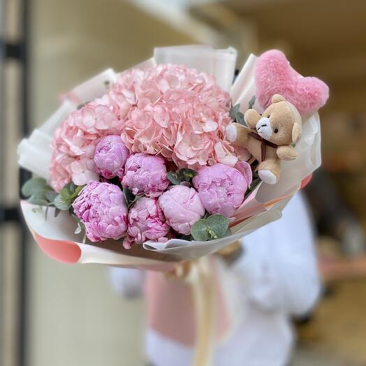 Ortancalı  Şakayıklı Buket