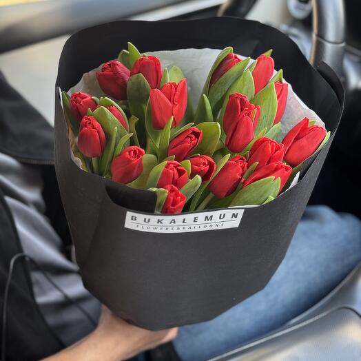 21 red tulip