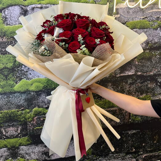 21Lİ İTHAL KIRMIZI GÜL BUKETİ