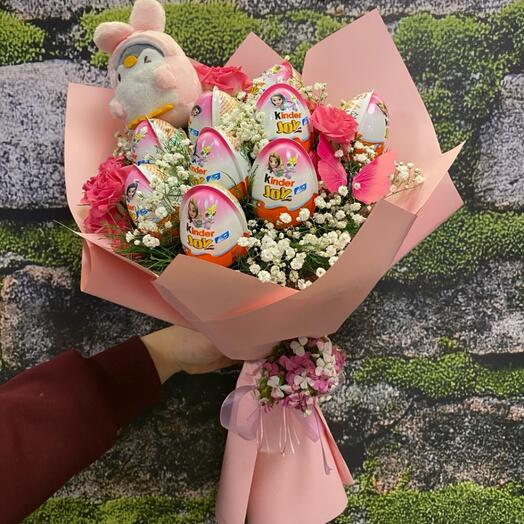 Pembe Kinder Joy ve Gul Buketi 🌸