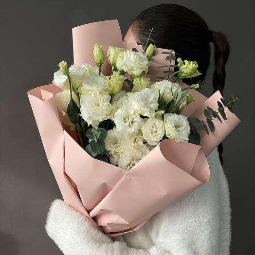 Beyaz eustoma buketi