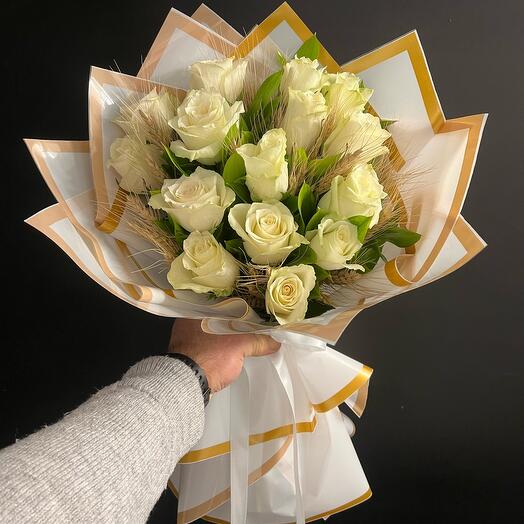 15 white roses