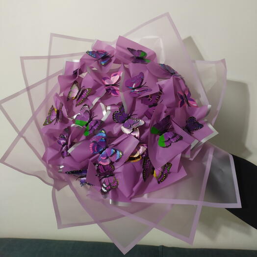 Işıklı kelebek buketi