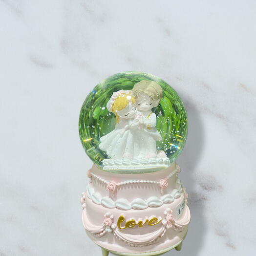 Camlı muzikli figur