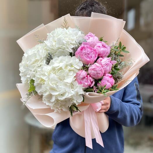 Şakayık ortanca buketi