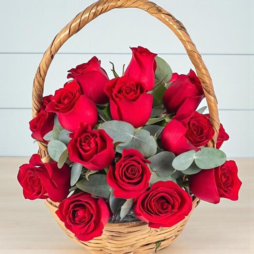 Hasır Sepette 17 Rose