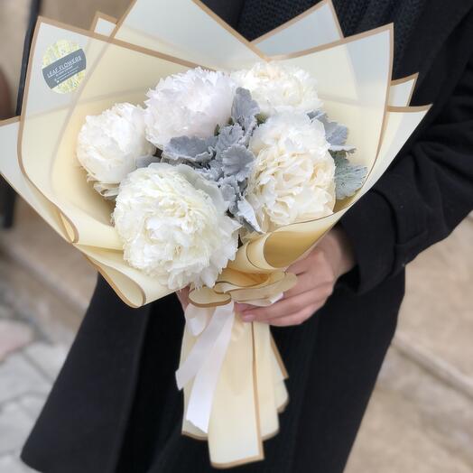 Mini beyaz şakayık buketi