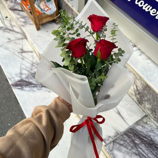 Okaliptuslu 3 Lu Kırmızı Gul Buketi