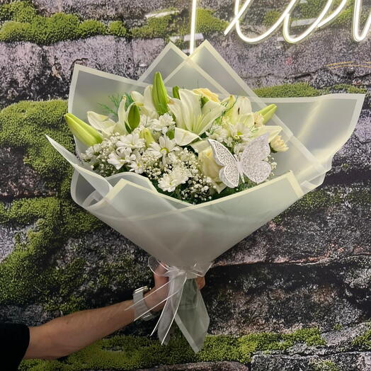 Orta Boy Beyaz Papatya ve Lilyum Buketi