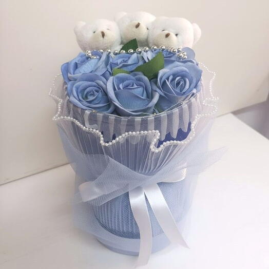 Silindir kutuda 3 adet ayı ve mavi yapay guller