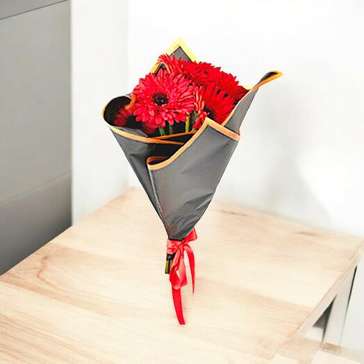 Red Gerbera Bouquet (6 li)