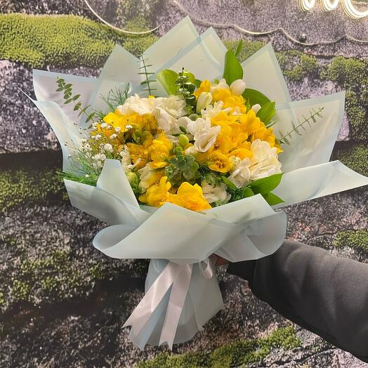 SARI BEYAZ FREZYA BUKETİ