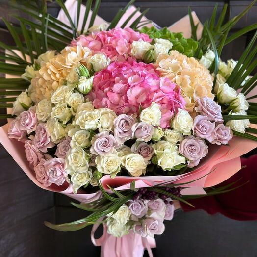 Ortanca ve sprey gul Buket i