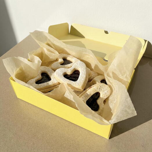 Linzer Cookie Box