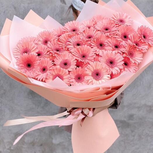 50 pieces. Large bouquet of pink gerberas