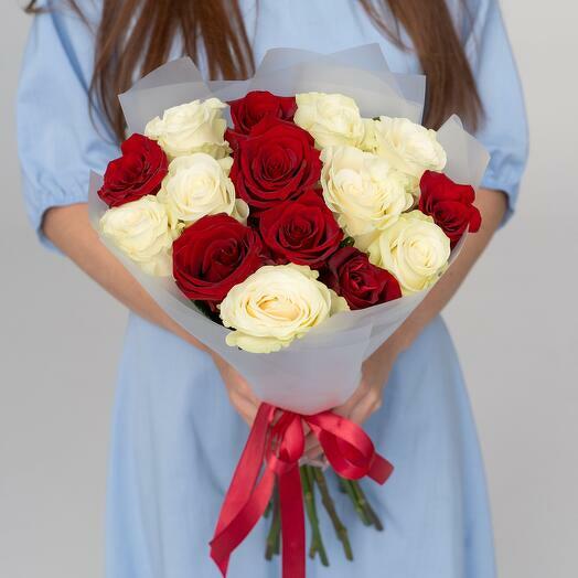 15 Kırmızı ve Beyaz Gul