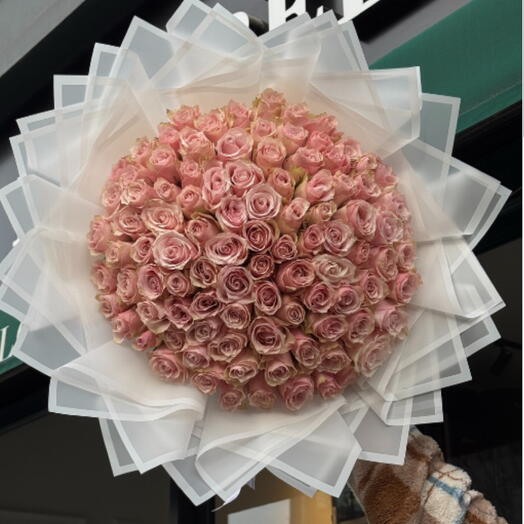 101 Deluxe Dutch Roses