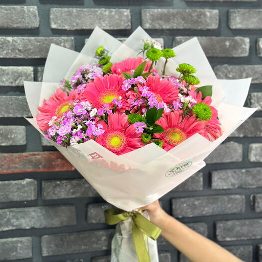 Pembe gerbera buketi