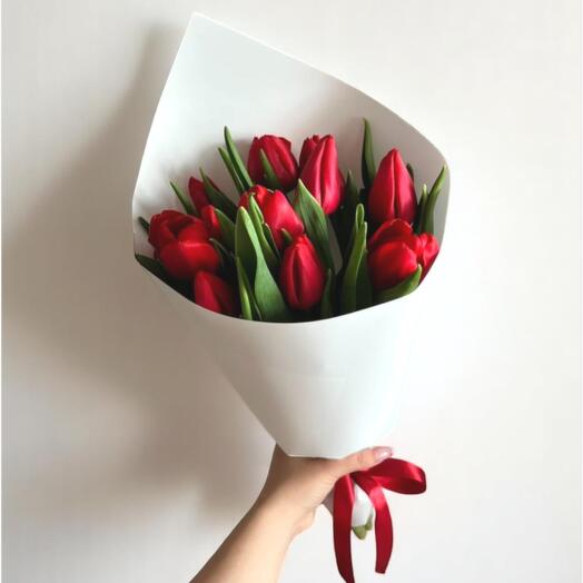 Kırmızı Lale Buketi – 8 li Zarif El Yapımı Tasarım