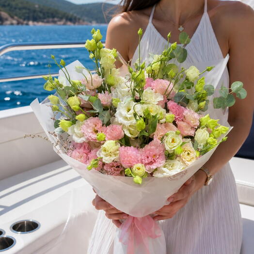 White Marina Liscianthus Bouquet Arrangement