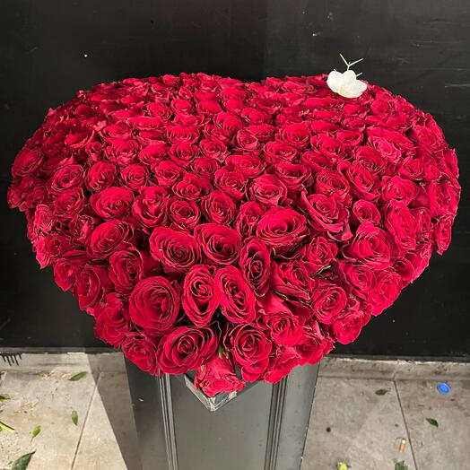 Flowers in a box 201 Roses