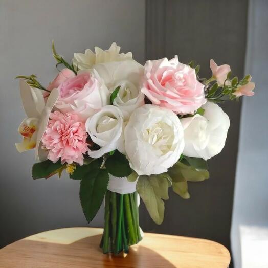 Pembe beyaz aranjman