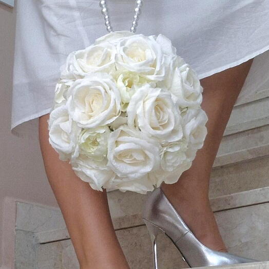 Gelin buketi çanta şeklinde