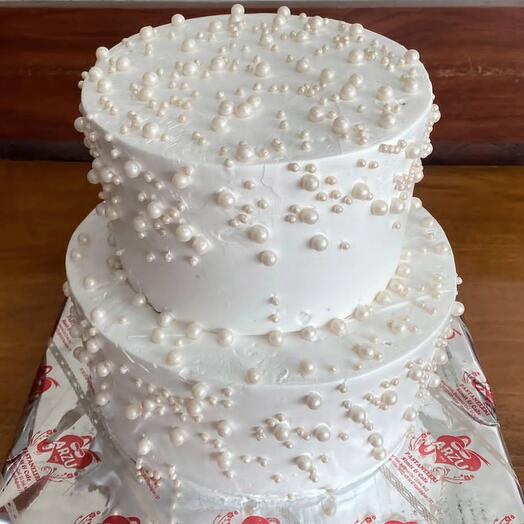 Beyaz duğun pastası