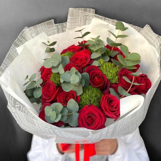 Okaliptuslu Kırmızı Gul Buketi