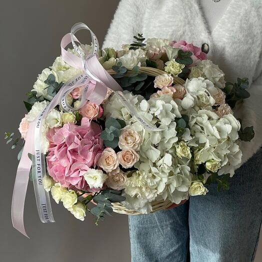 Gür ortancalı bir sepet