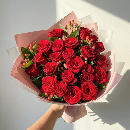 Ethnic red rose bouquet