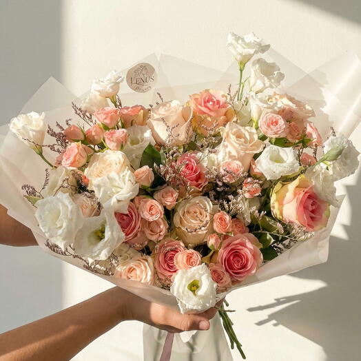 Pastel Elegance: Mixed Rose and Lisianthus Bouquet