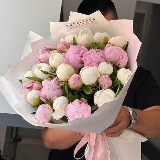 25 white   pink peony