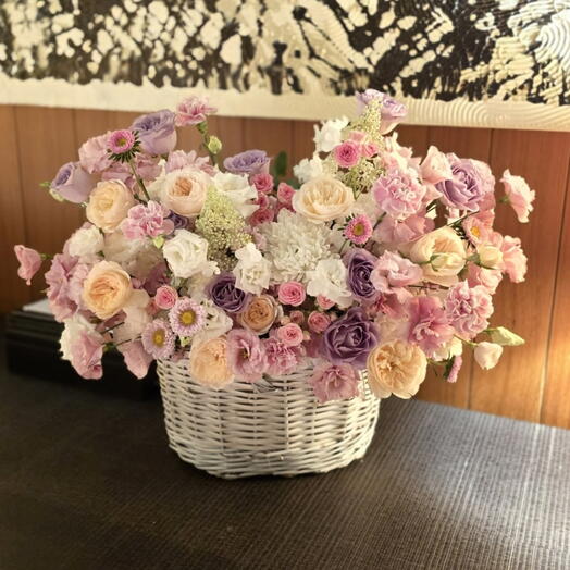 Romantik çiçek sepeti