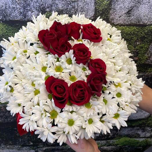 Siyah Buyuk Kadife Kutuda Baş Harfi Aranjmanı