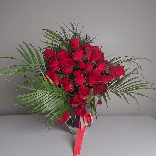 21  kirmizigul siyah vazo