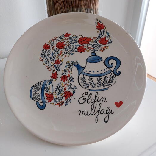 Kişiye ozel duvara asila bilen dekoratif tabak. İstediğiniz isim ve metin yazıla bilir