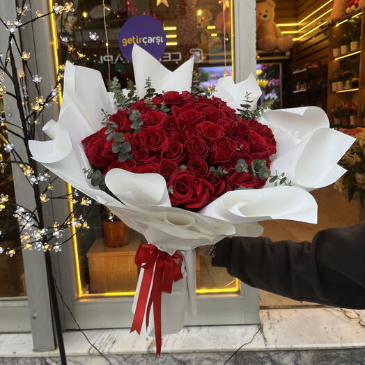 DELUXEROSE 70Lİ GÜL BUKETİ