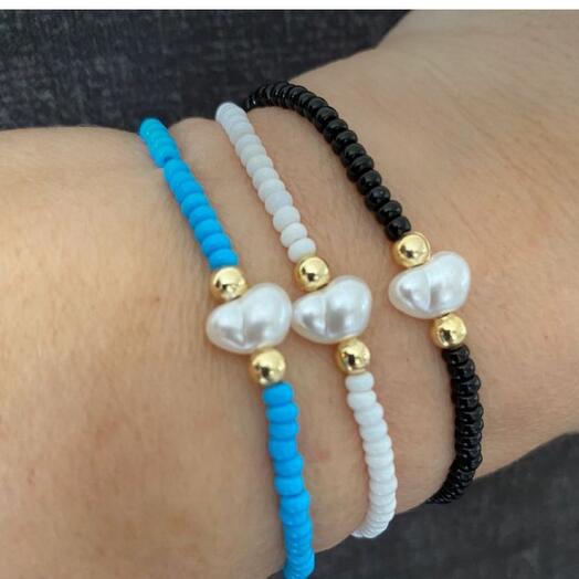 Üçlu inci kalpli bikeklik