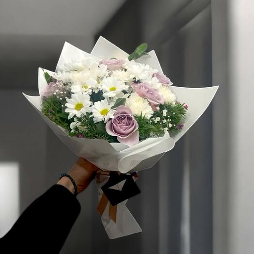 Lilac Roses and Daisies