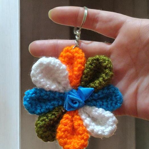Colorful Hand-Knitted Flower Keychain – Bow Detail