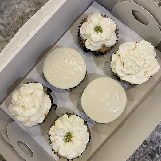White Floral Bride to Be Cupcake - Beyaz Çiçek Gelin Temalı Kapkek (6)