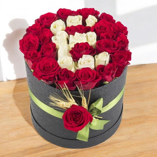 KUTUDA İSME ÖZEL 20 Lİ KIRMIZI GÜL TASATIM