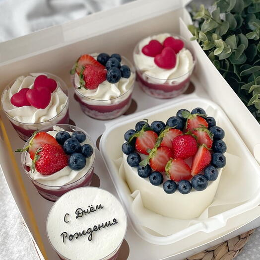 Berry Bento Cake   Dessert Cups Set
